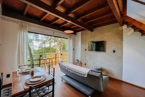 Smart TV - Studio Turmalina, overlooking the sea, dunes and lagoon. (Garopaba)
