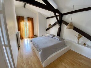 4 bedrooms, desk, WiFi, bed sheets - Maison Lauyade, Spacious villa with swimming pool (Orx)