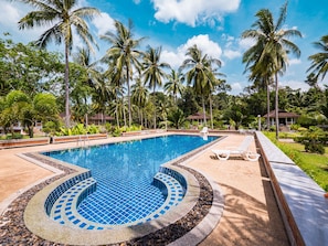 Kolam renang outdoor