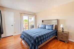 2 soverom, skrivebord, strykejern/-brett og wi-fi (inkludert)