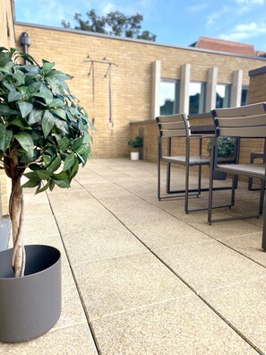 Terrace/patio - Beautiful modern 2 beds apartment with terrace. (London)