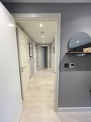 Interior - Beautiful modern 2 beds apartment with terrace. (London)