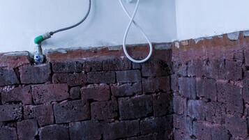 Single Room | Bathroom | Free toiletries, slippers, towels