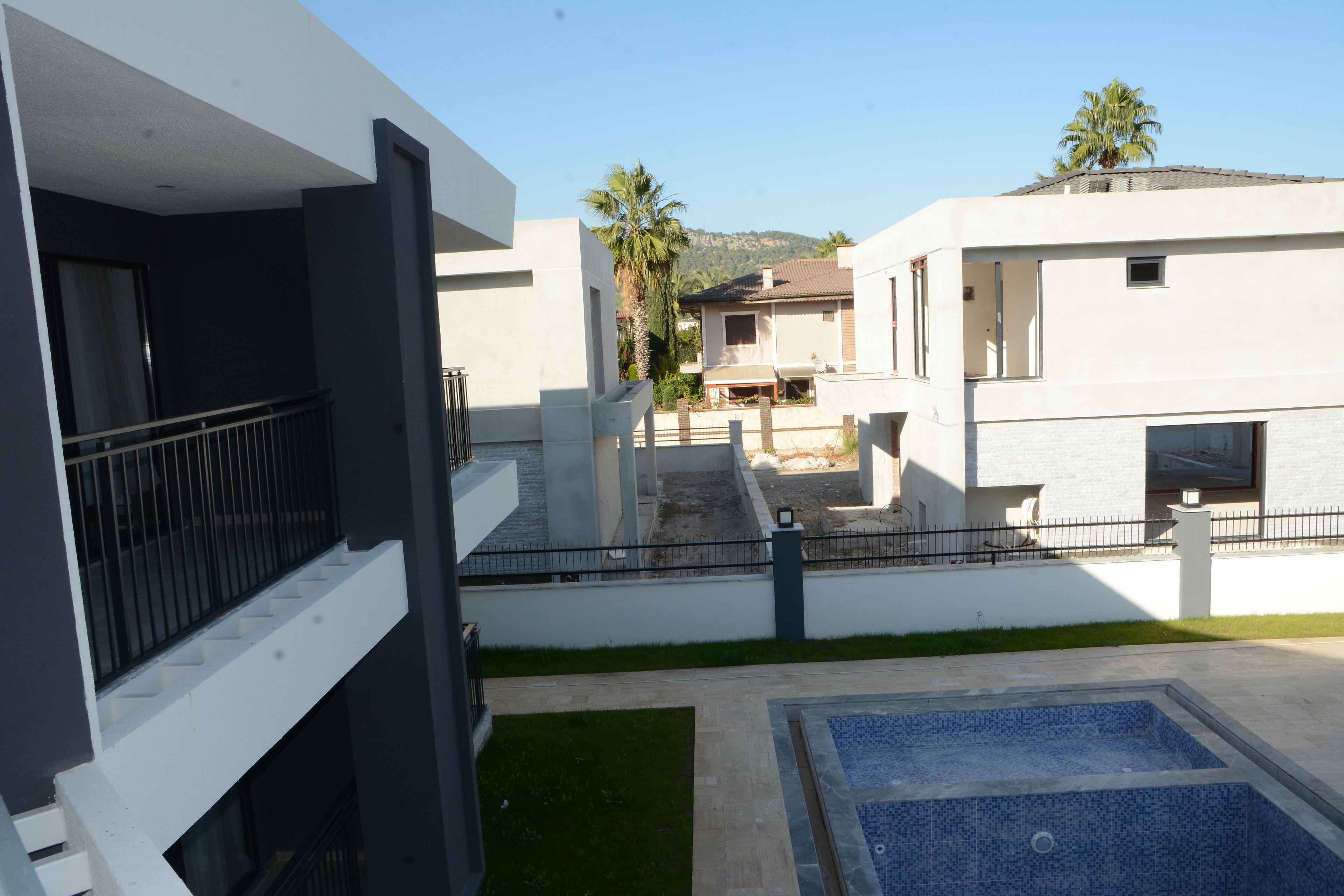 季节性开放的室外游泳池