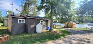 Property grounds - River View 2 Bedroom Cottage 11 (Hastings)