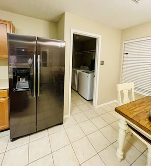 Interior - Spacious 3BR in Rosenberg | w/ 30-Day Discounts! 45 mins from FIFA stadium
 (Rosenberg)