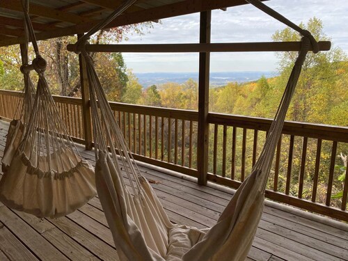 Secluded 1 bd 2 bath cabin with Great View