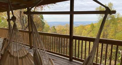 Secluded 1 bd 2 bath cabin with Great View