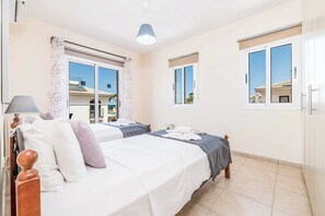 4 bedrooms, WiFi, bed sheets