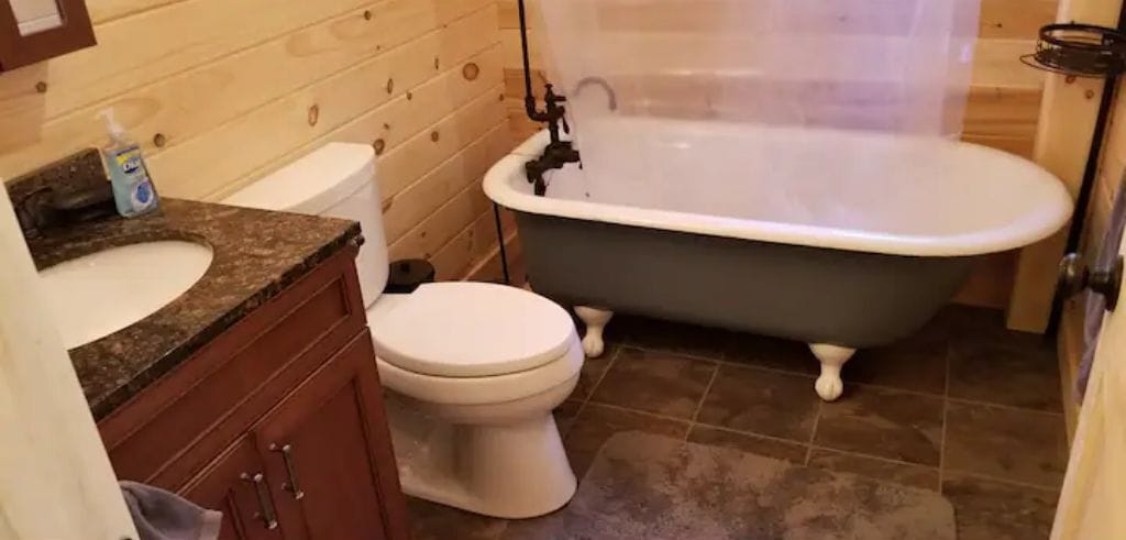 シャワー、ヘアドライヤー、タオル、石鹸