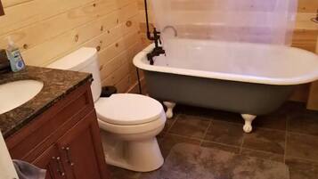 Doccia, asciugacapelli, asciugamani, sapone