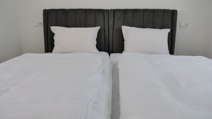 Basic Twin Room | WiFi (free) - Evsenn Hotel (Reutlingen)