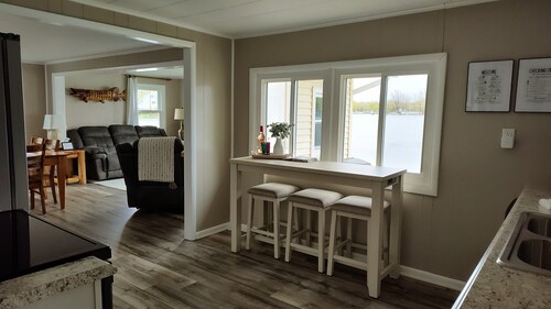 Lake Haven Cottage • Fun Summer Get Away! fishing and kayaks! 