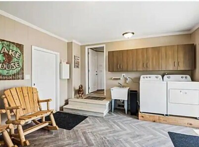 Lake Haven Cottage • Fun Summer Get Away! fishing and kayaks!