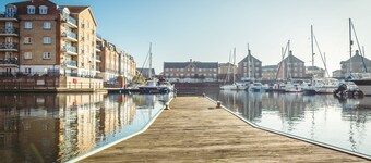 Waters Edge - stylish house with glorious marina views