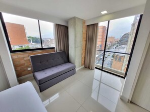 Elite Studio | In-room safe, blackout drapes, iron/ironing board, free WiFi - Origen Local Suites (Medellín)