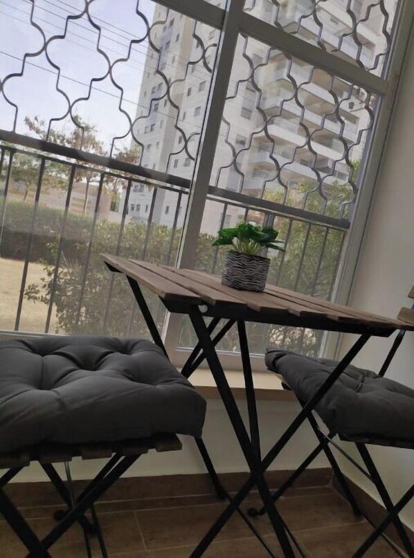 Dining - Centrally-located Quiet Cozy Loft apartment (Beer Sheva)