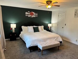 3 عدّة غرف نوم ومكتب ومكواة/لوح كي وسرير سفر