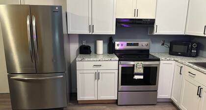 Family Friendly {5 Min To WSU} Spacious