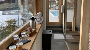 Sauna, steam room