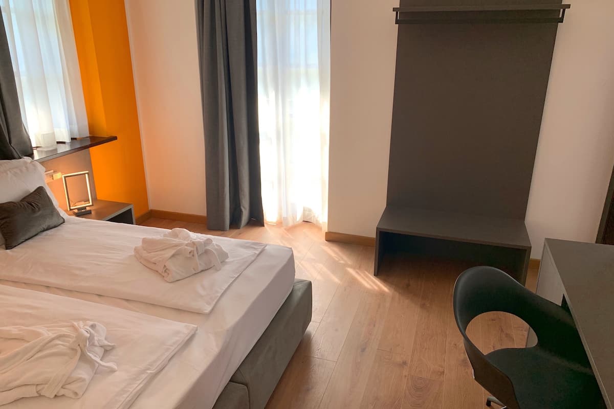 Double room with balcony | Egyptian cotton sheets, premium bedding, down comforters, pillowtop beds