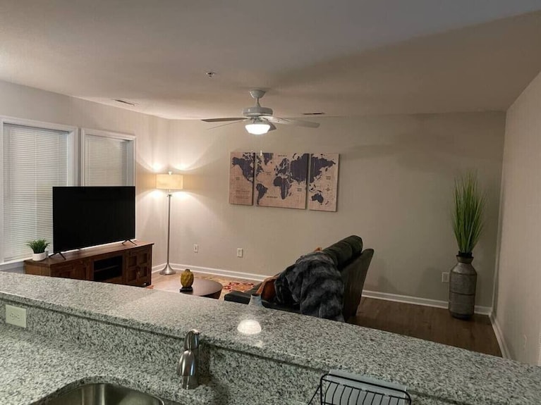 Dream Haven - 2br/2ba - Free Parking On Premises. - Chesapeake, VA