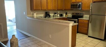 Dream Haven - 2BR/2BA - free parking on premises.