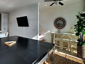 Townhome - flera sängar - bubbelpool - utsikt mot trädgården | Interiör