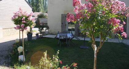 Charm and comfort on the outskirts of town, close to hiking trails.