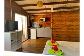 Een strijkplank/strijkijzer, gratis wifi, beddengoed