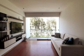 Living area - 2BR/3BA/1GA/BALC View Av. San Borja Norte Cdra.8 (Lima)
