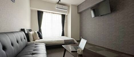 1 habitación, tabla de planchar con plancha, wifi y ropa de cama