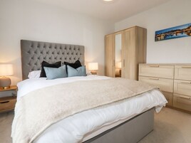 5 habitaciones, decoración personalizada y muebles diferentes 