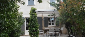 Charming little Provencal country house with garden and private pool