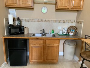 Private kitchen - Cozy quiet place to stay! (Lovehill Andros)