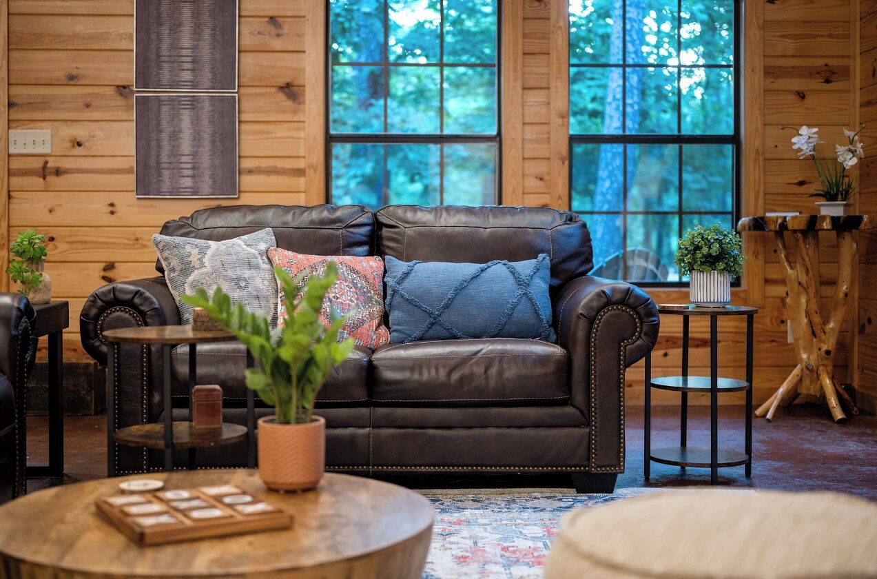 Smart TV, fireplace, video games