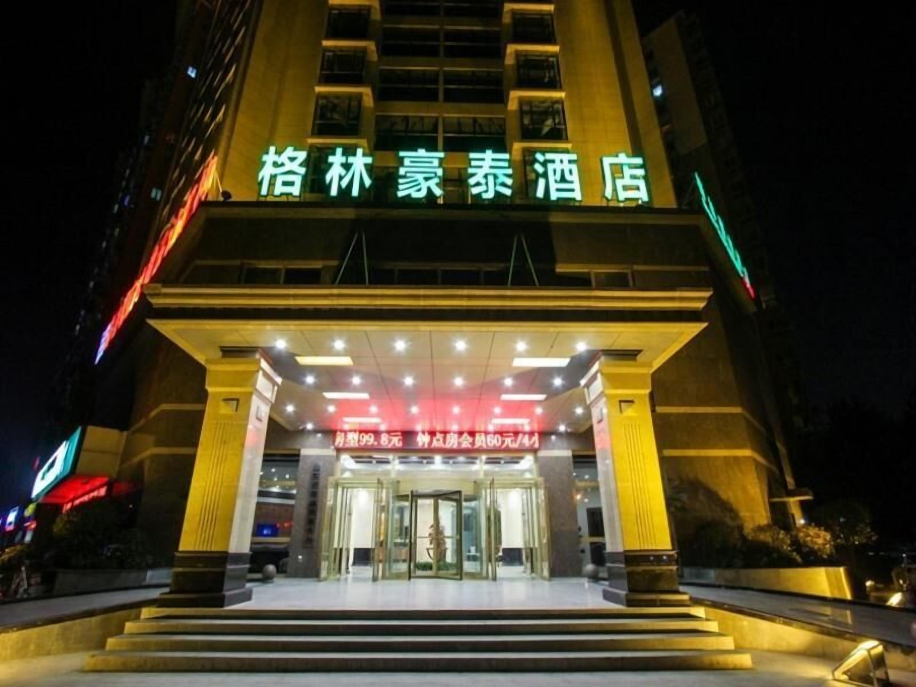 تفاصيل الفندق من الخارج