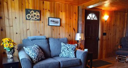 Old Miller Farm - Cozy Country Home