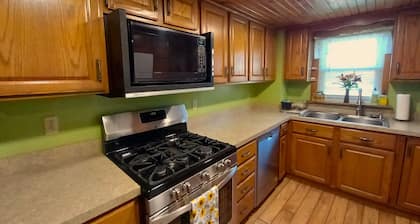 Ol' Miller Farm - Cozy Country Home