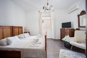 3 bedrooms, desk, free WiFi, bed sheets