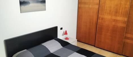 1 室のベッドルーム、WiFi、ベッドシーツ