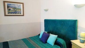 2 chambres, coffres-forts dans les chambres, fer et planche Ă repasser