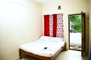 5 bedrooms, WiFi, bed sheets