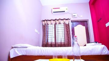 5 bedrooms, WiFi, bed sheets