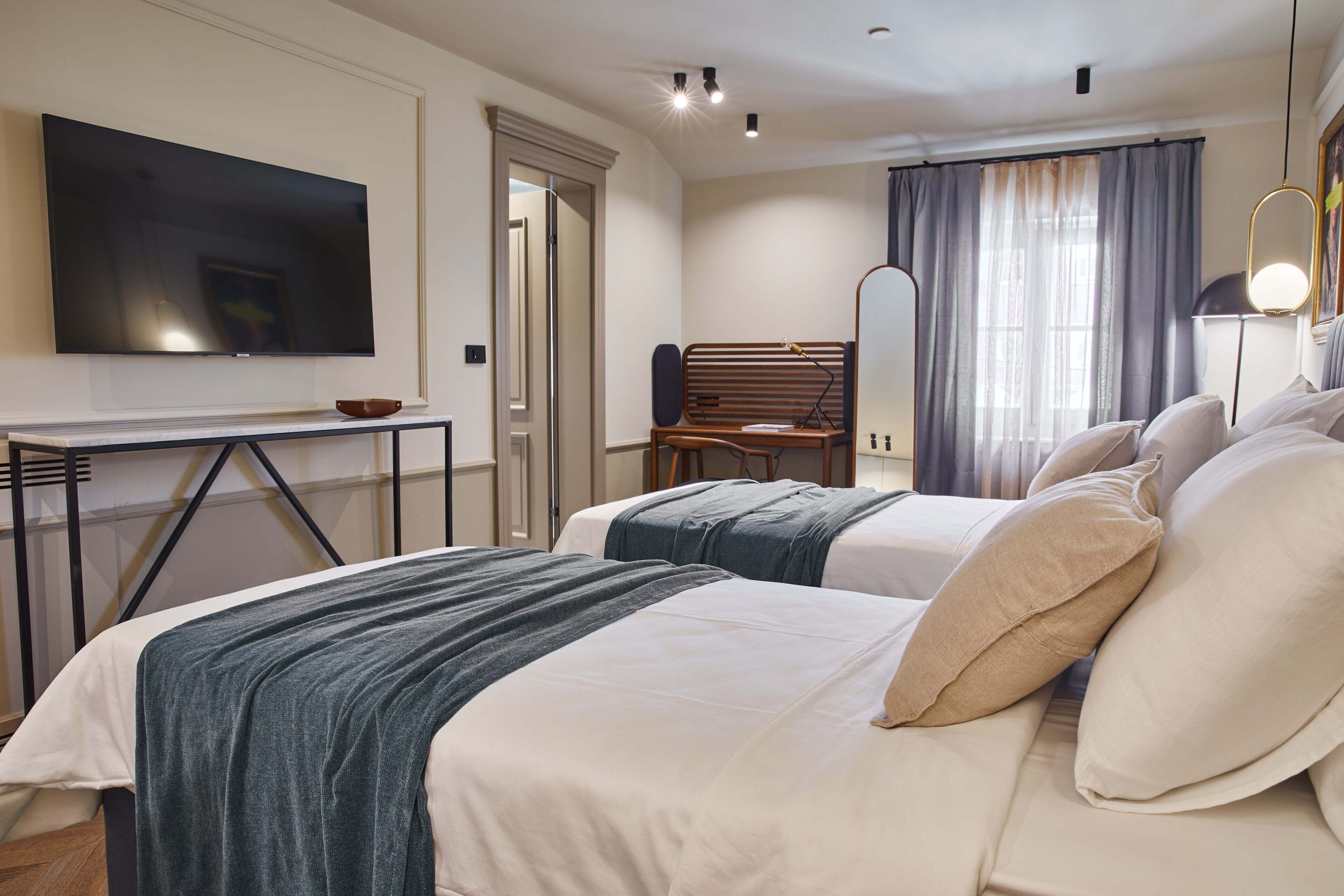 In-room safe, desk, blackout drapes, soundproofing