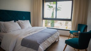 5 bedrooms, WiFi, bed sheets