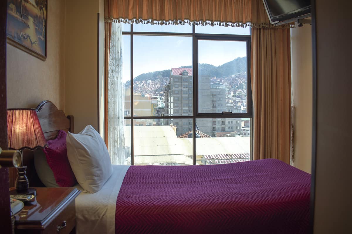 Down duvets, free WiFi, bed sheets