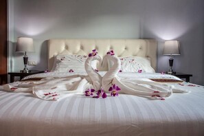 2 Schlafzimmer, Schreibtisch, Verdunkelungsvorhänge, kostenloses WLAN