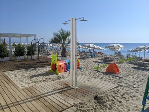 Beach nearby - Spacious 3 Bedroom Seaside Apartment - 5 min walk to beach! (Marina di Davoli)