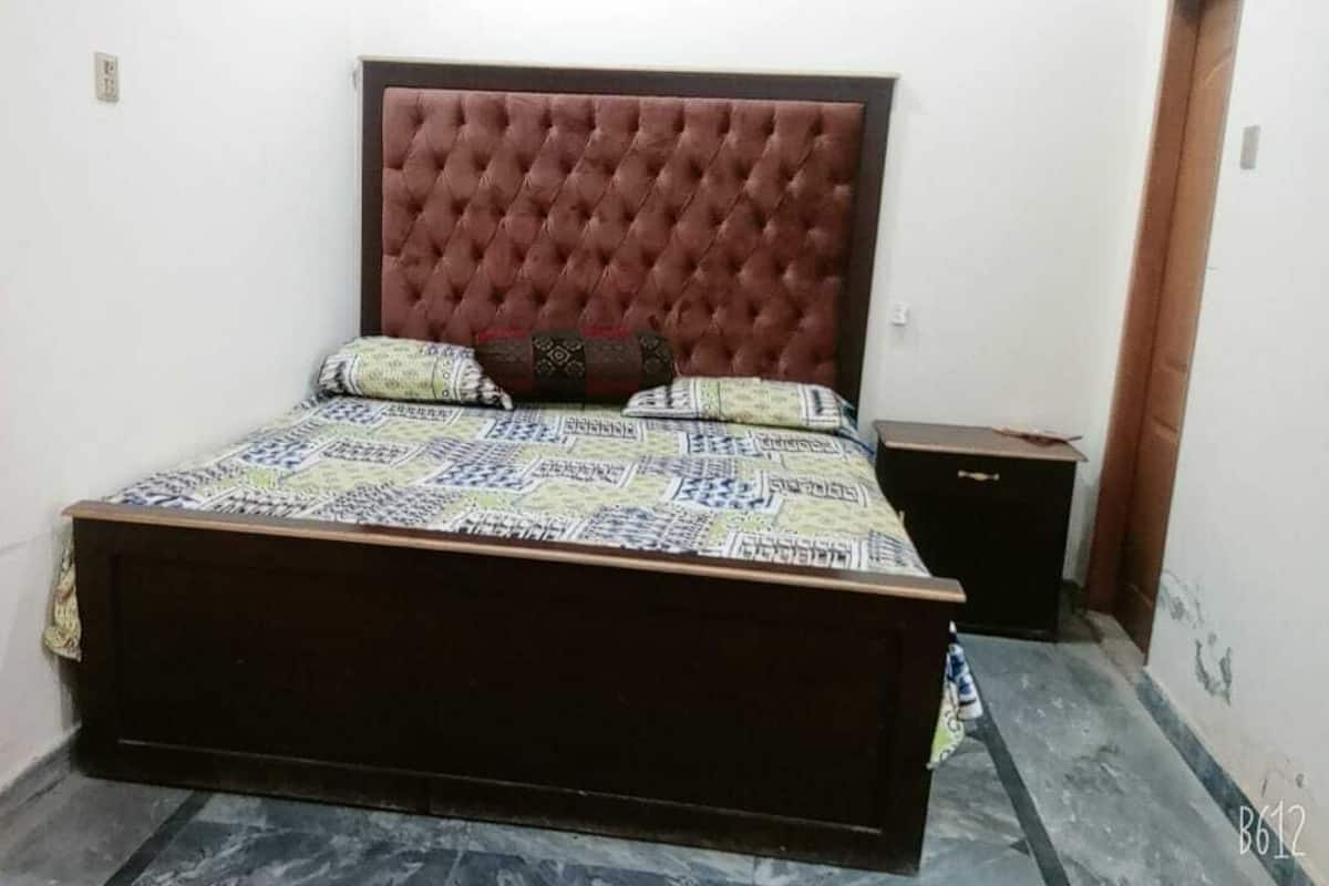 Standard Double Room | Iron/ironing board, free WiFi, bed sheets